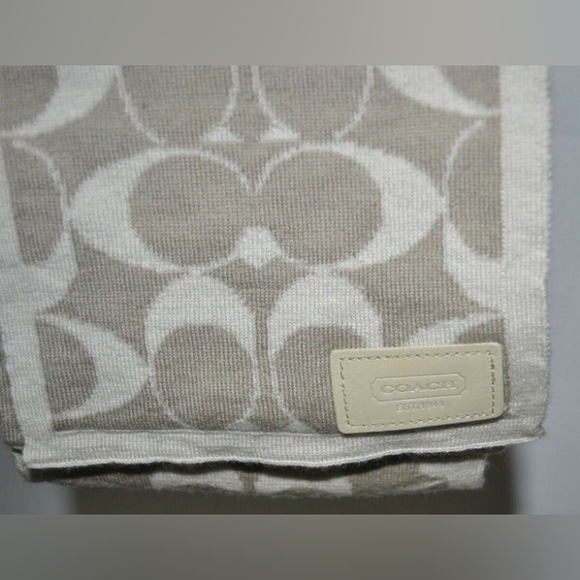 Coach Signature Logo C Merino Wool Scarf - Picture 4 of 5